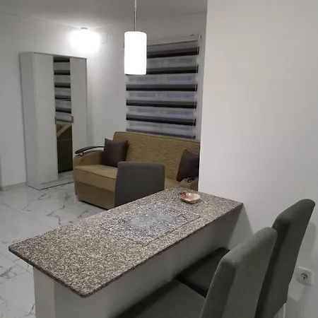 Appartement Aleks 2 *