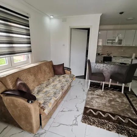 Appartement Aleks 2 *