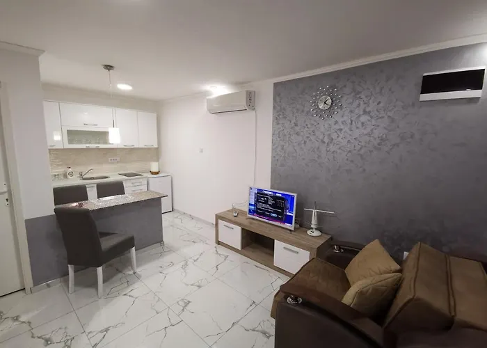 Апартаменты Aleks 2